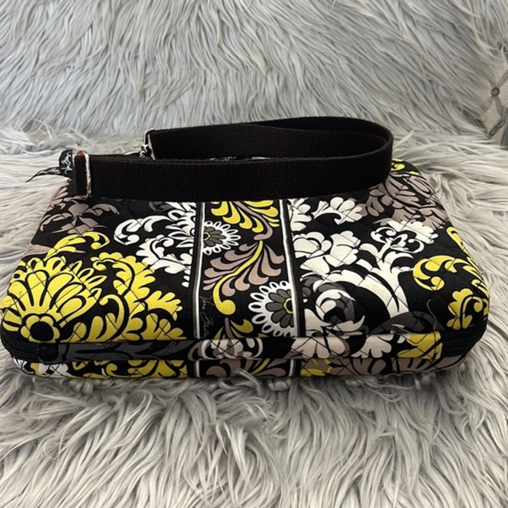 Vera‎ Bradley Hard Shell Tablet/iPad Case with Strap - Picture 4 of 15